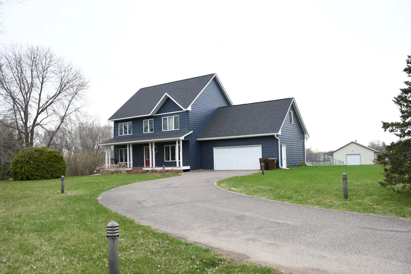 From beige to blue: a Loretto siding transformation